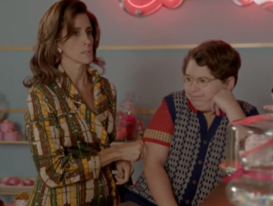 Dona Anita e o filho Albertinho na doceria Valentins